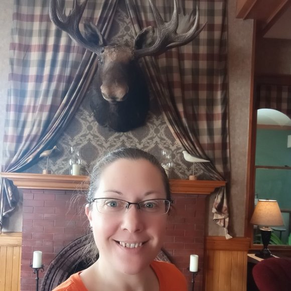 Meet your Posher, Debbie (lildebv) - Picture 1 of 1